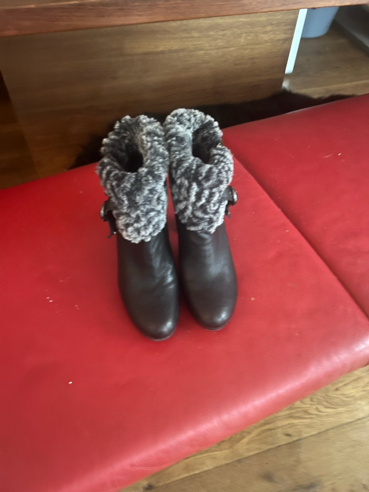 UGG Laarzen Zwart met Bont - Maat 36, Kleding | Dames, Ophalen of Verzenden, Gedragen, Zwart, Lage of Enkellaarzen