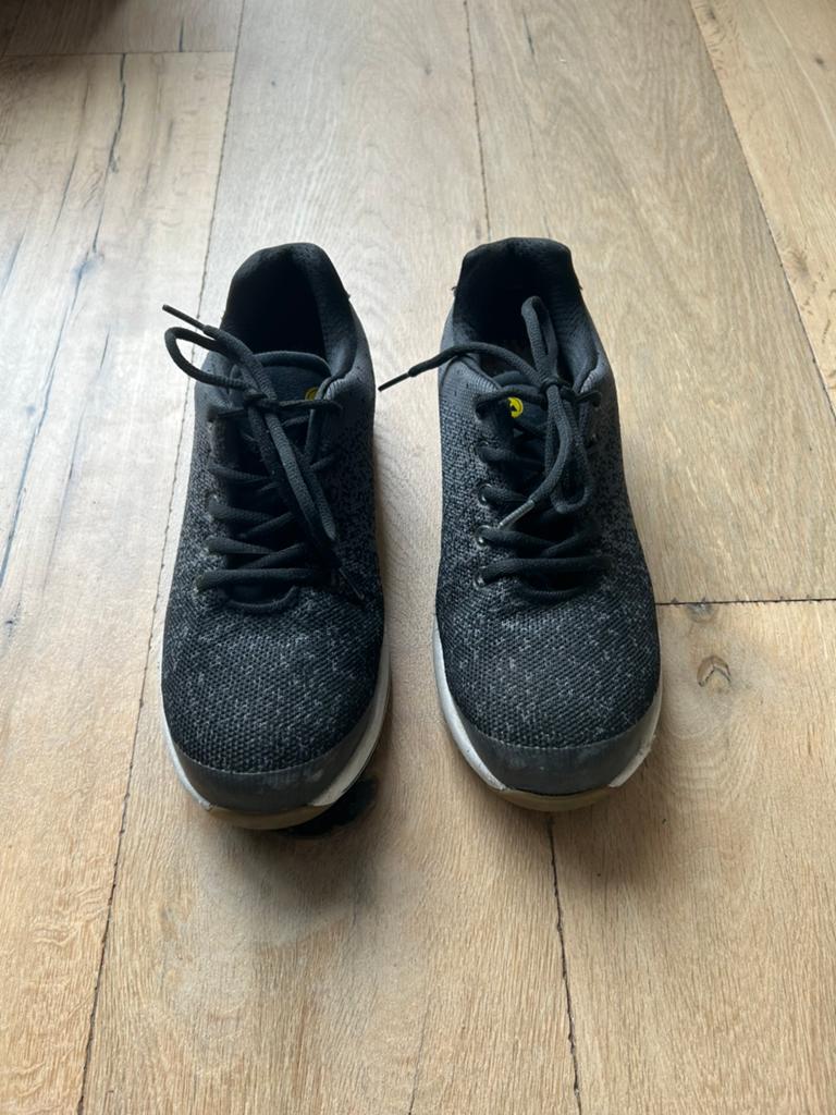 TE KOOP,  VEILIGHEIDSSCHOEN MAAT 40, Kleding | Dames, Schoenen, Ophalen, Zo goed als nieuw, Zwart, Sneakers of Gympen