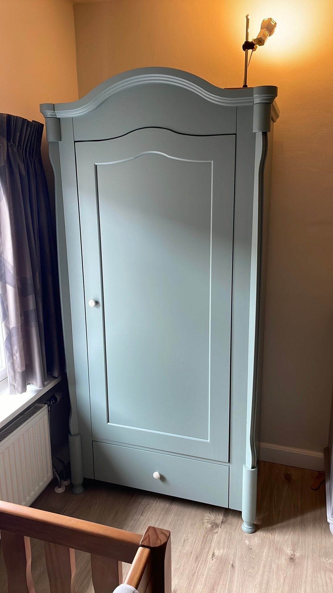 Kinderkamer eendeurskast, Ophalen, 50 tot 100 cm, Zo goed als nieuw, 150 tot 200 cm