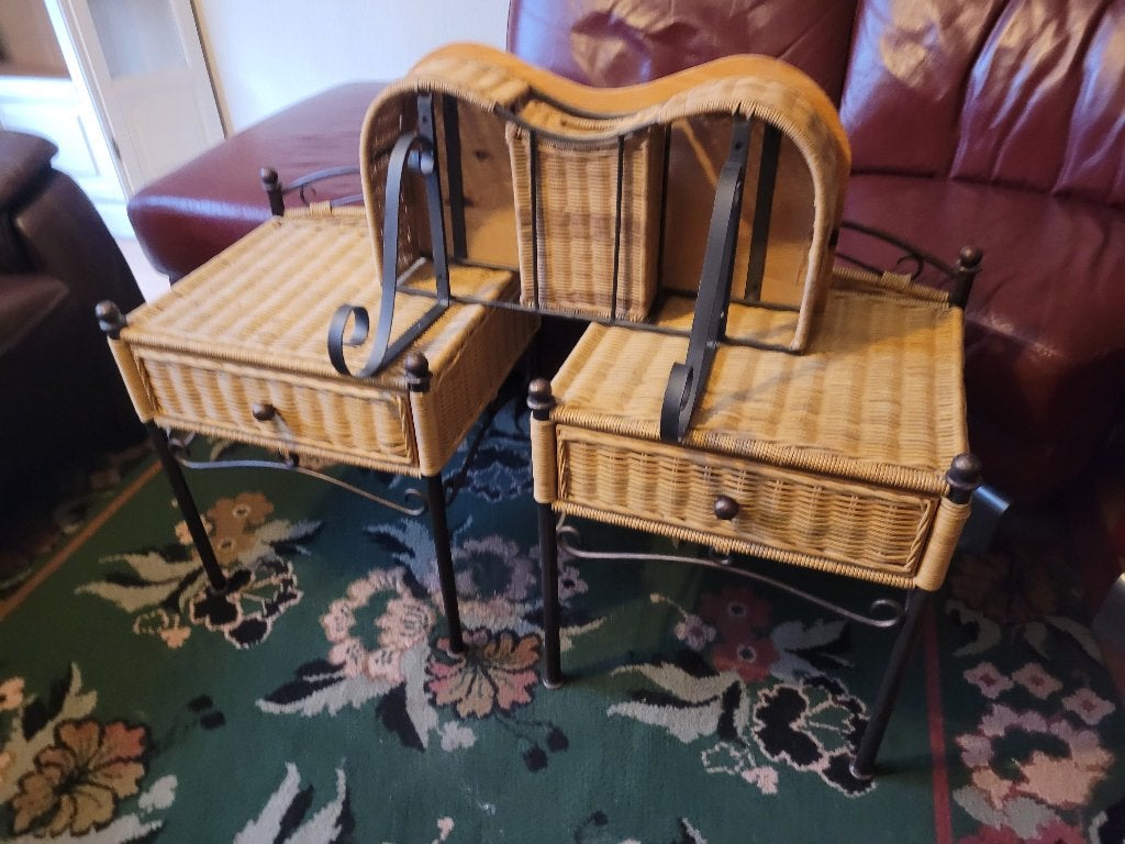 vintage rotan nachtkastjes, Huis en Inrichting, Slaapkamer | Nachtkastjes, Ophalen of Verzenden, Zo goed als nieuw, Minder dan 45 cm