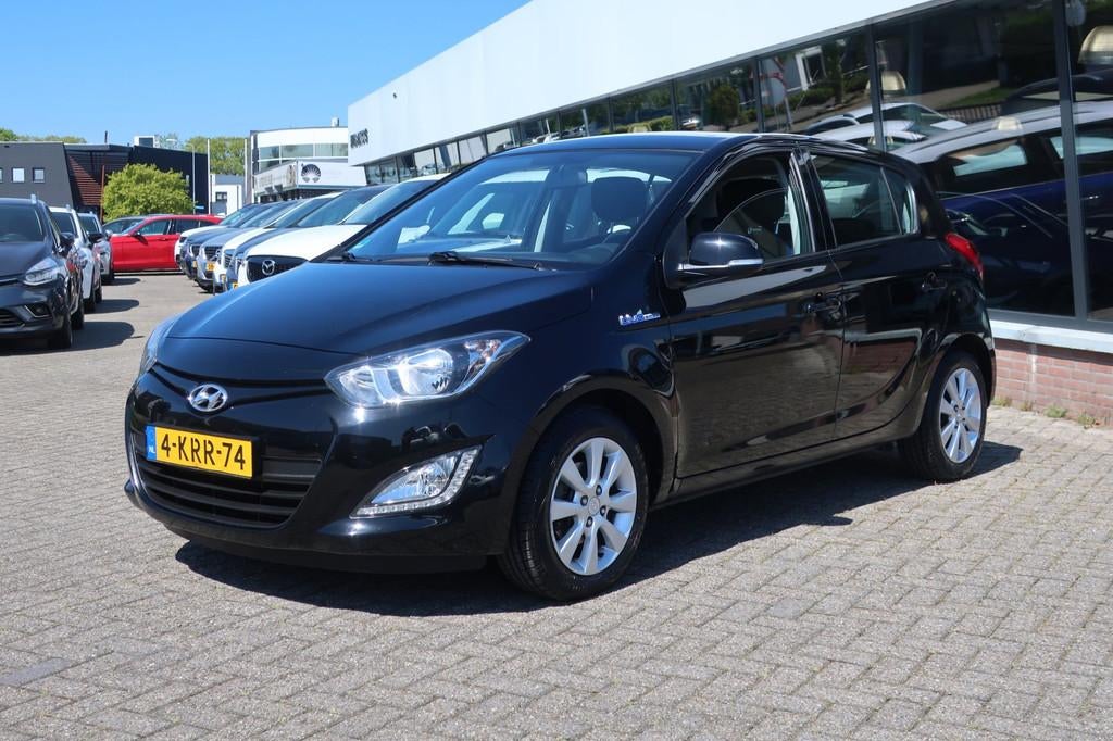 Hyundai I20 1.2i i-Deal LED_AIRCO_PDC_LMV_NAP., Gebruikt, 4 cilinders, Zwart, Origineel Nederlands