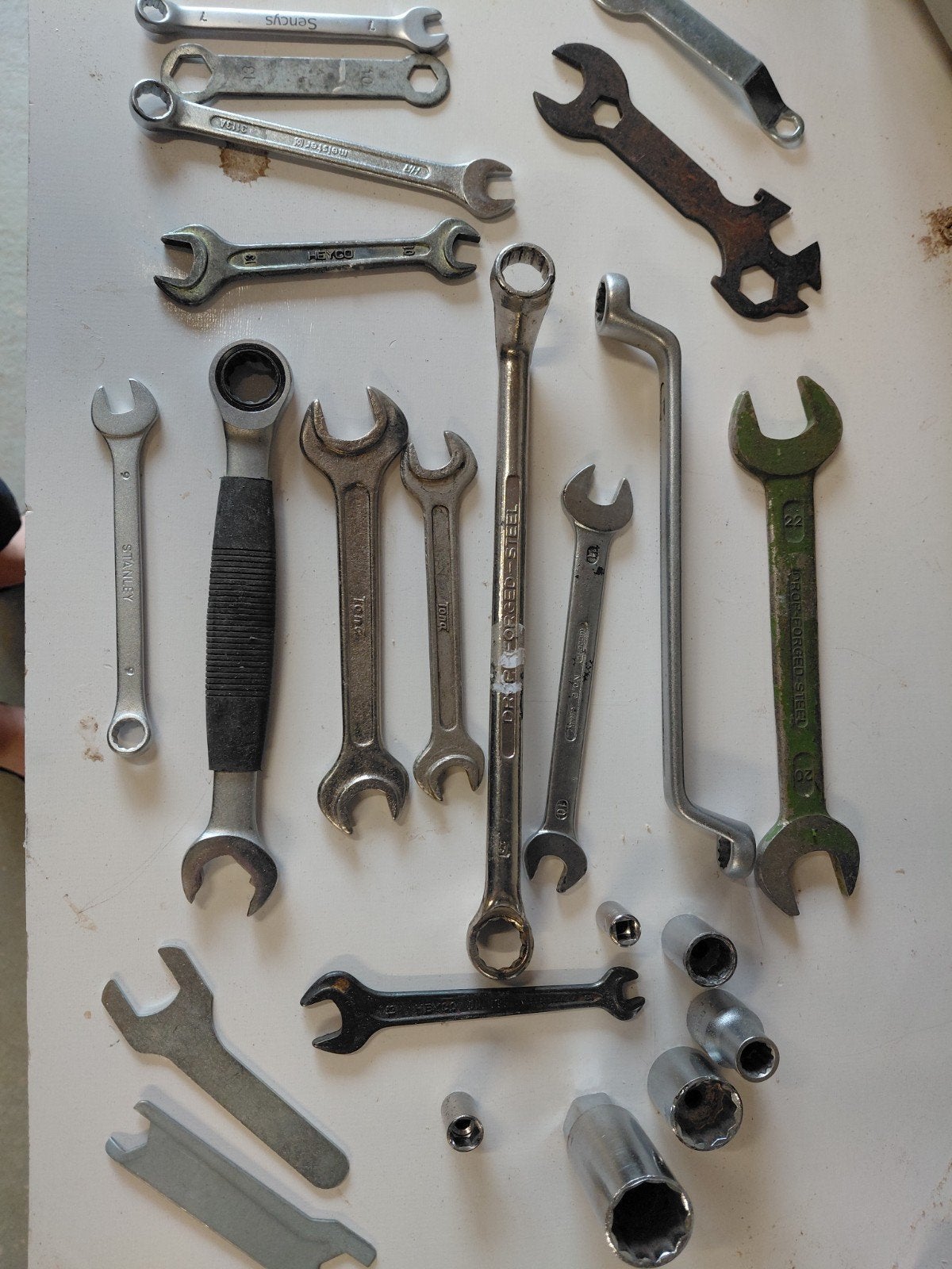 Diverse sleutels en doppen set, Doe-het-zelf en Verbouw, Gereedschap | Handgereedschap, Ophalen of Verzenden, Gebruikt, Sleutel/ratel