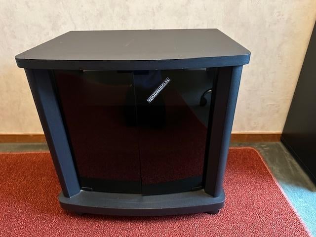 Zwarte stereo / TV kast met galazen deuren en op wielen, Ophalen, Gebruikt, Glas, 50 tot 100 cm