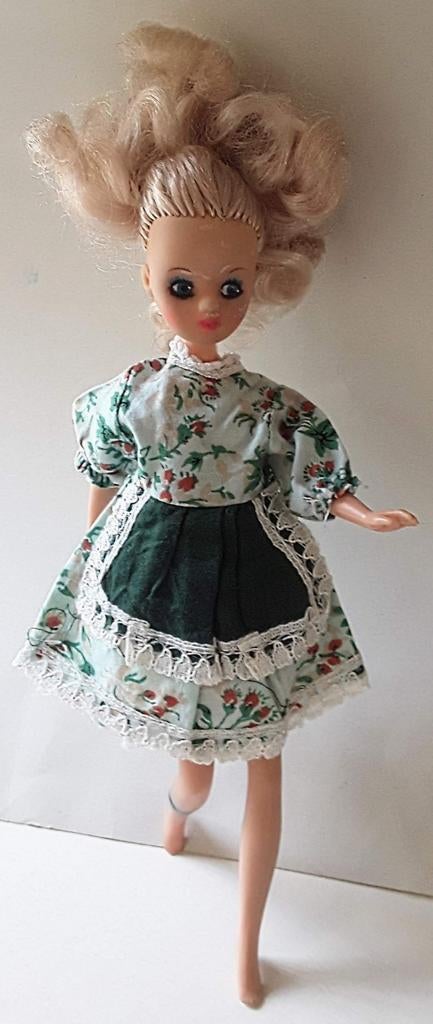 Vintage jurkje voor Daisy barbie pop of Disco Girls poppen., Verzamelen, Poppen, Ophalen of Verzenden, Gebruikt, Kleertjes