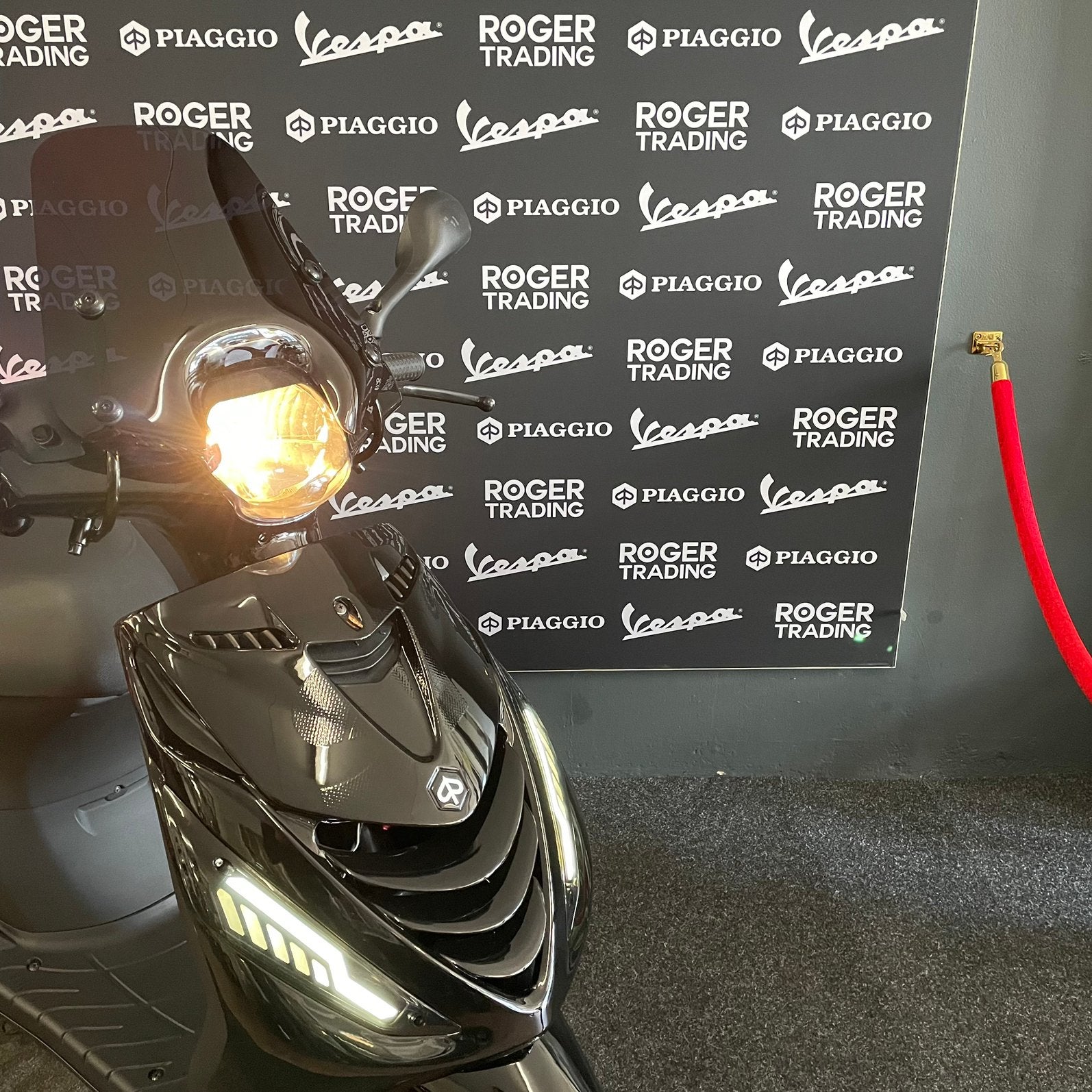 Piaggio Zip 50 Brom 4T 2V Glans Zwart 2017 Carb - Alpha led, Ophalen, Overige modellen, Piaggio, Maximaal 45 km/u