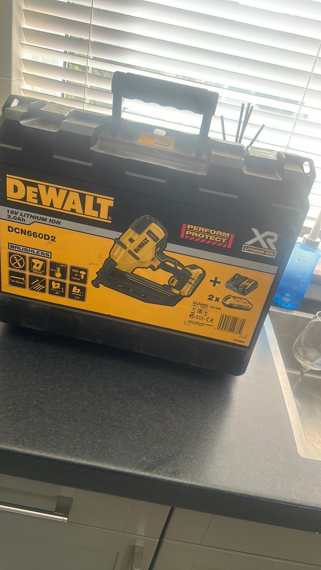Te koop dewalt afwerktacker zgan, Ophalen of Verzenden, Zo goed als nieuw, Minder dan 600 watt, Overige typen