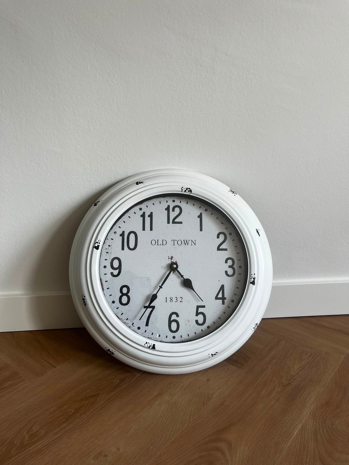 Wandklok wit, Ophalen of Verzenden, Zo goed als nieuw, Wandklok