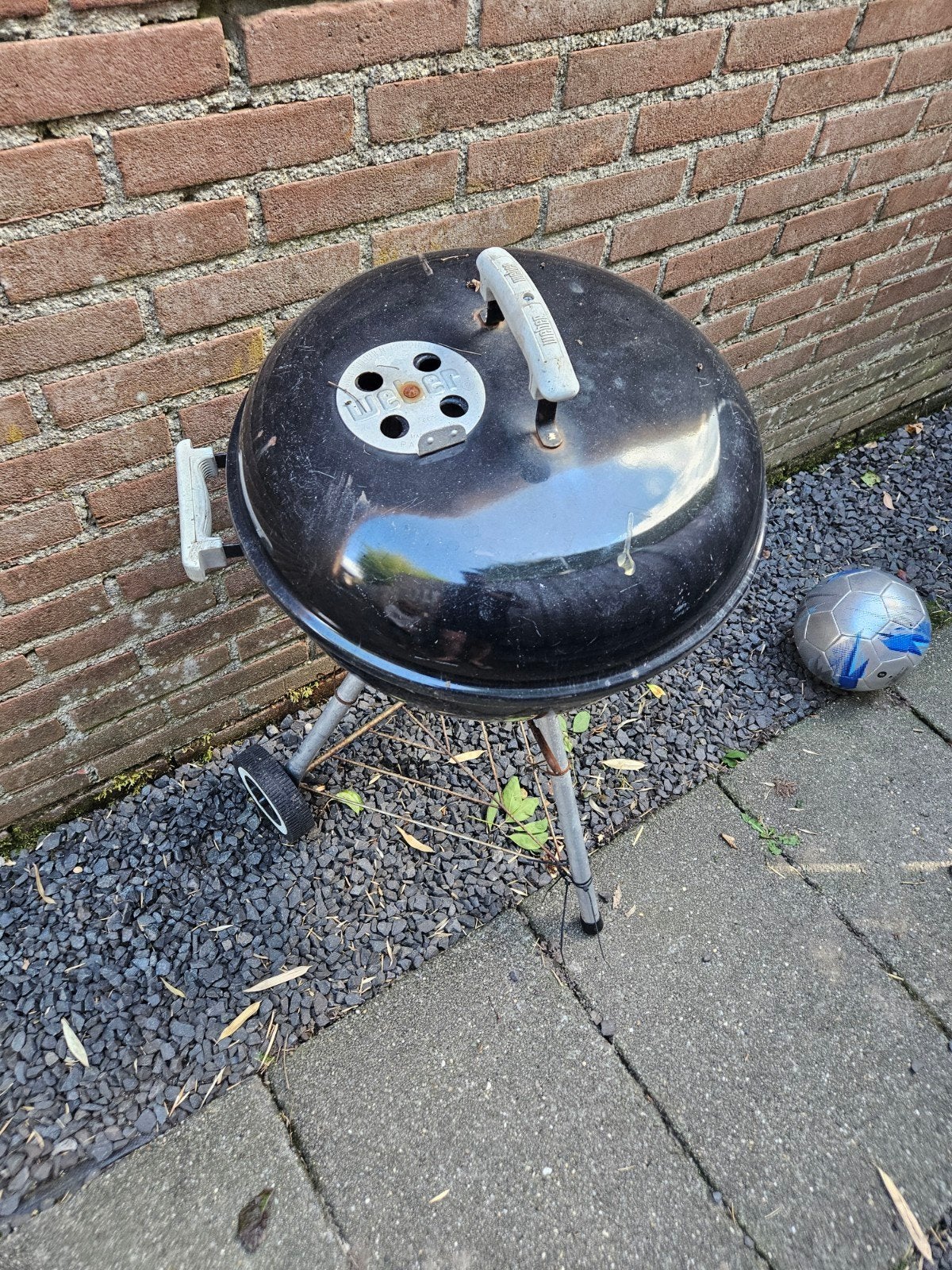 Gebruikte houtskool barbecue, Ophalen, Gebruikt
