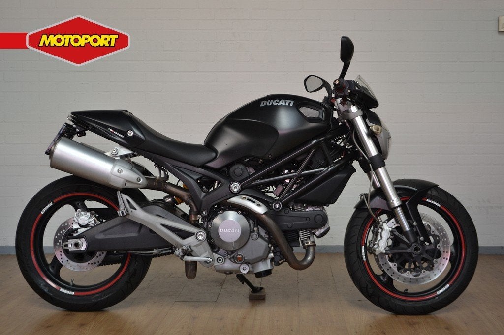 Ducati MONSTER 696 ABS (bj 2008), Motoren, Ducati North Europe BV, Naked bike, Oranjelaan 64
2382 VE  Zoeterwoude-Rijndijk, Info@ducati.nl