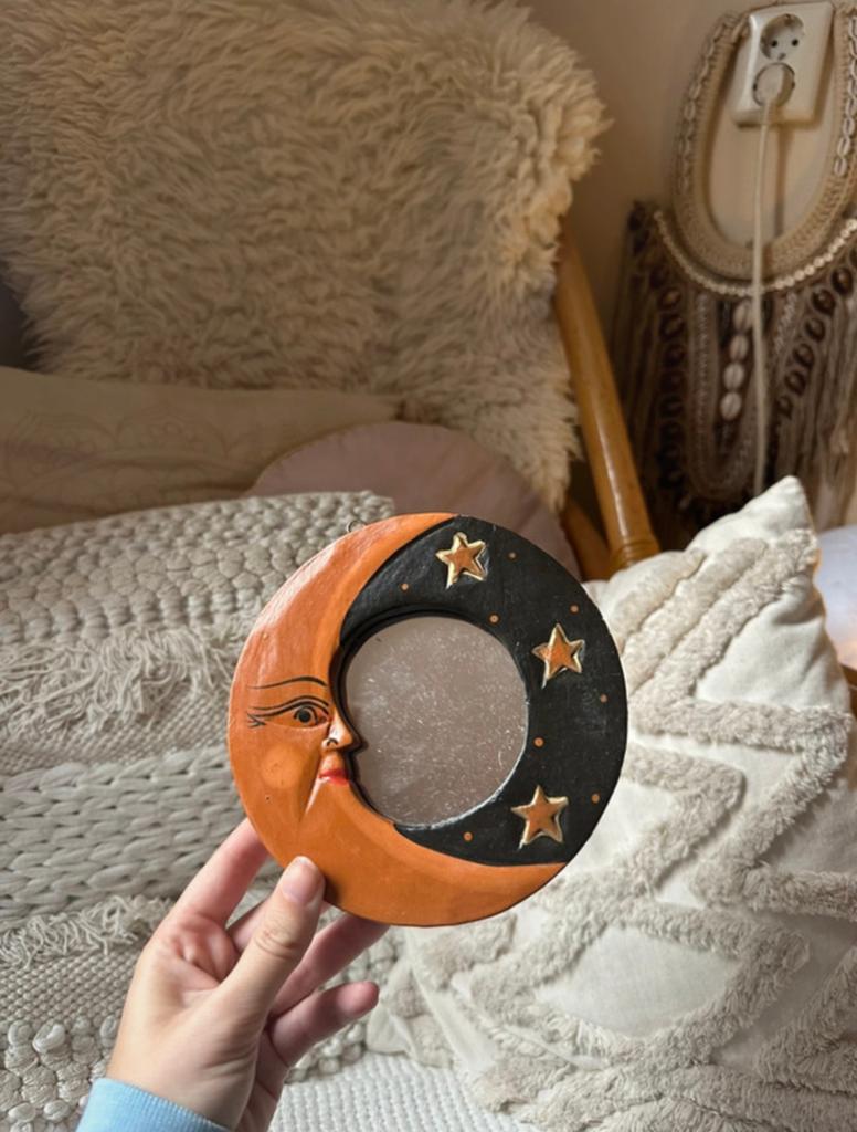 Houten ronde vintage spiegel maan en sterren (zwart), Huis en Inrichting, Woonaccessoires | Spiegels, Minder dan 50 cm, Rond, Ophalen of Verzenden
