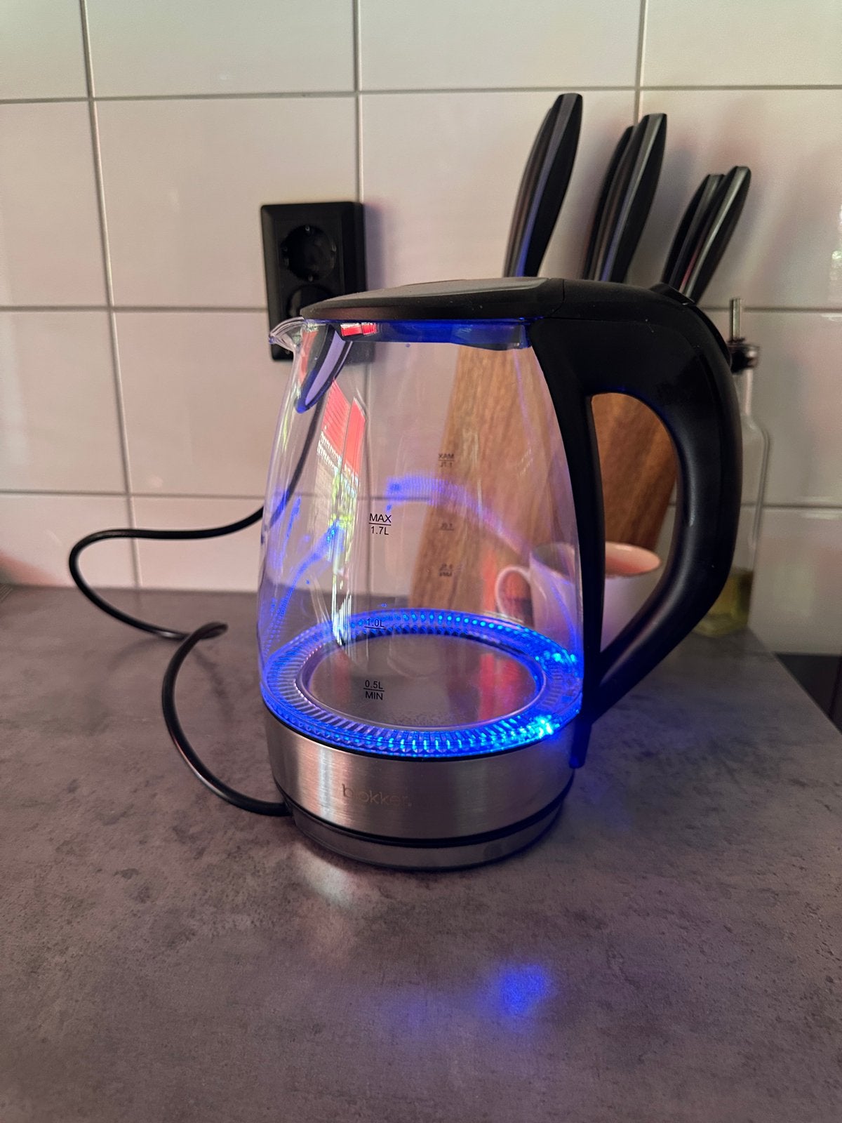 Blokker Waterkoker met Blauw Licht - Max. 1,7 Liter, Witgoed en Apparatuur, Waterkokers, 1 tot 2 liter, Ophalen, Zo goed als nieuw