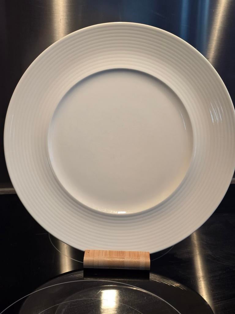 12 Villeroy & Boch dinerborden, offwhite, 28,5 cm., Ophalen of Verzenden, Zo goed als nieuw, Porselein, Bord(en)
