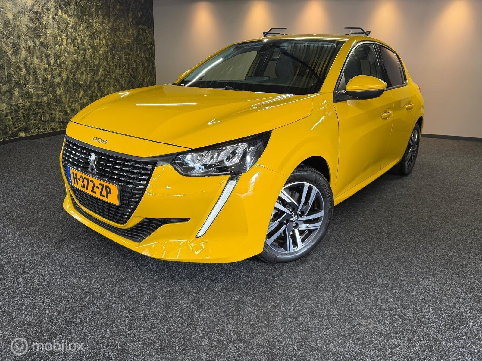 Peugeot 208 1.2 PureTech Blue Lease Allure, Auto's, Peugeot, 101 pk, Gebruikt, Euro 6, 49 €/maand