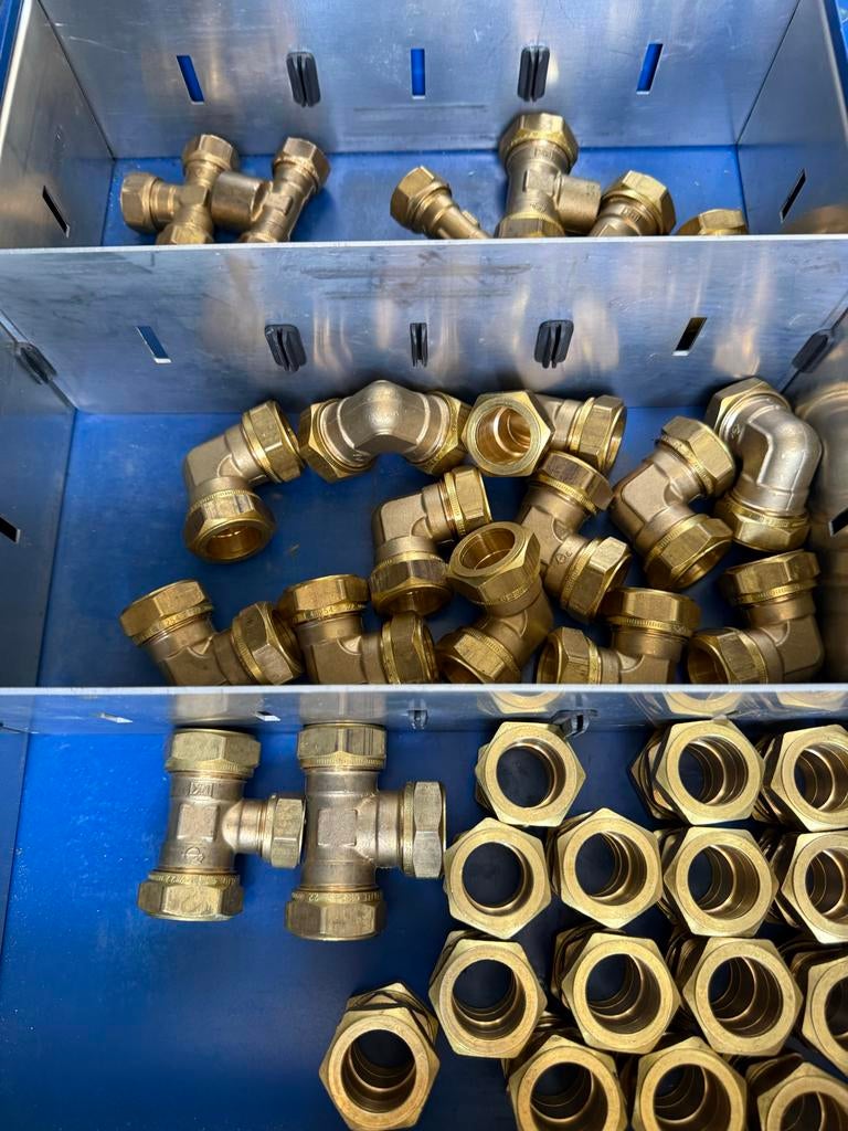 Knelkoppelingen 22mm en 15mm - Diverse Bochten en T-stukken, Doe-het-zelf en Verbouw, Buizen en Afvoer, Zo goed als nieuw, Bochten