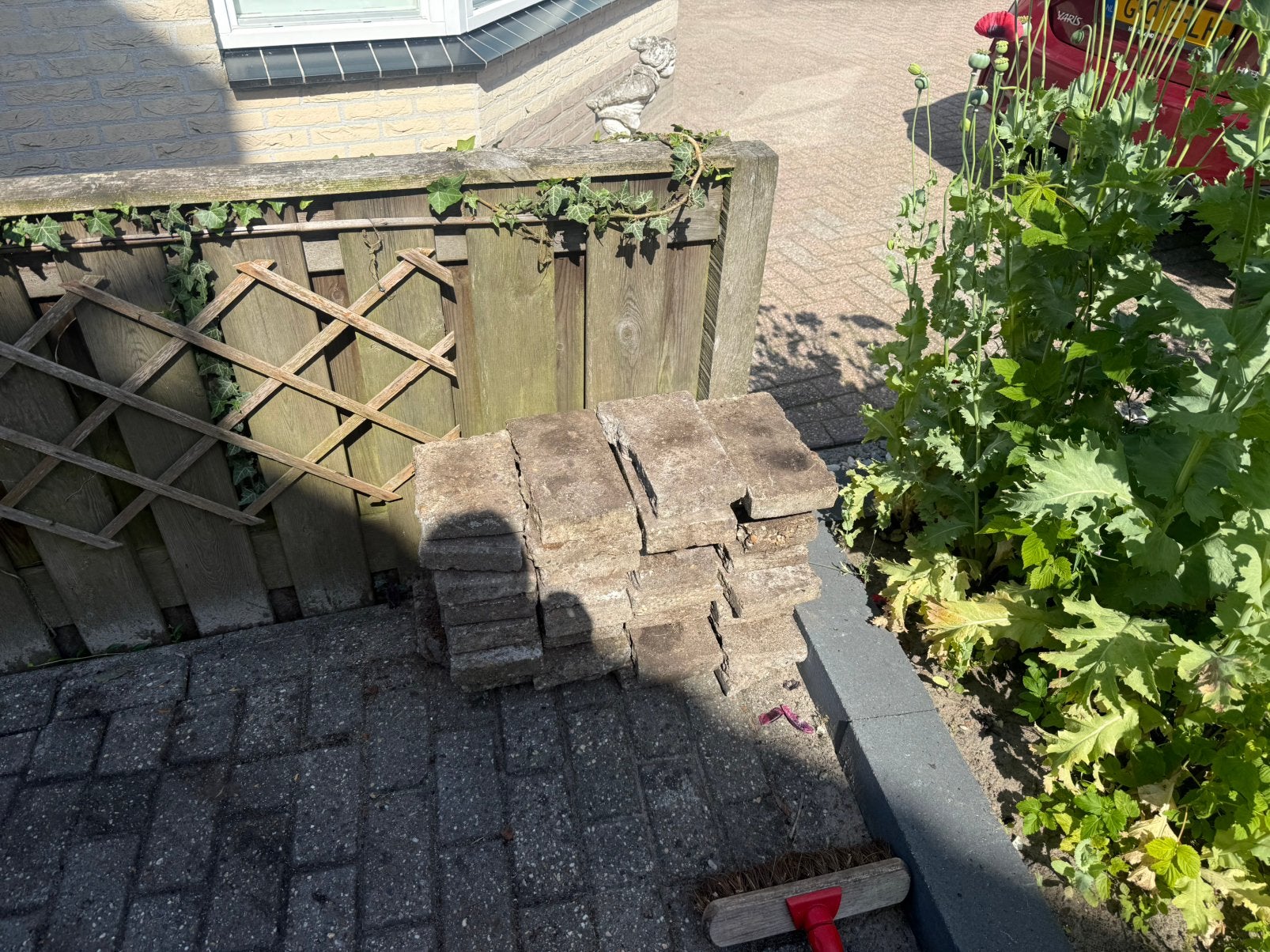 Stoeptegel halfjes en kwartjes GRATIS, Ophalen, Gebruikt, Minder dan 5 m², Beton