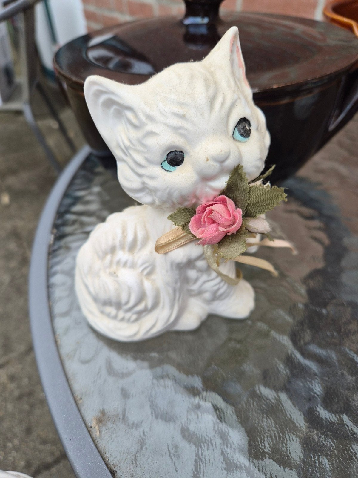 3 poezen beeldjes, waarvan 2 in mandjes, Ophalen, Gebruikt, Hond of Kat, Beeldje of Figuurtje