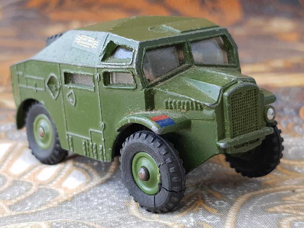 Mooi oud militaria model Dinky Toys 688 uit Engeland 7,5 cm., Antiek en Kunst, Ophalen of Verzenden
