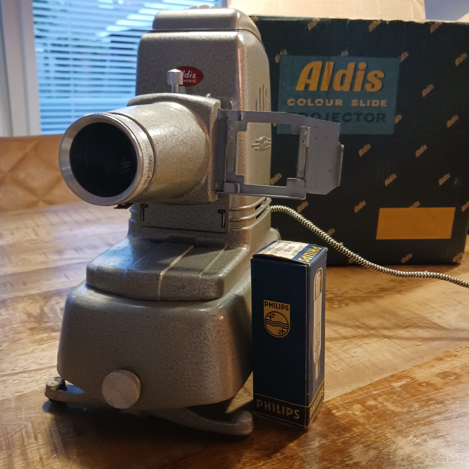 Vintage Aldis Colour Slide Projector met doos en lamp, Ophalen, Aldis, Overige resoluties, Gebruikt