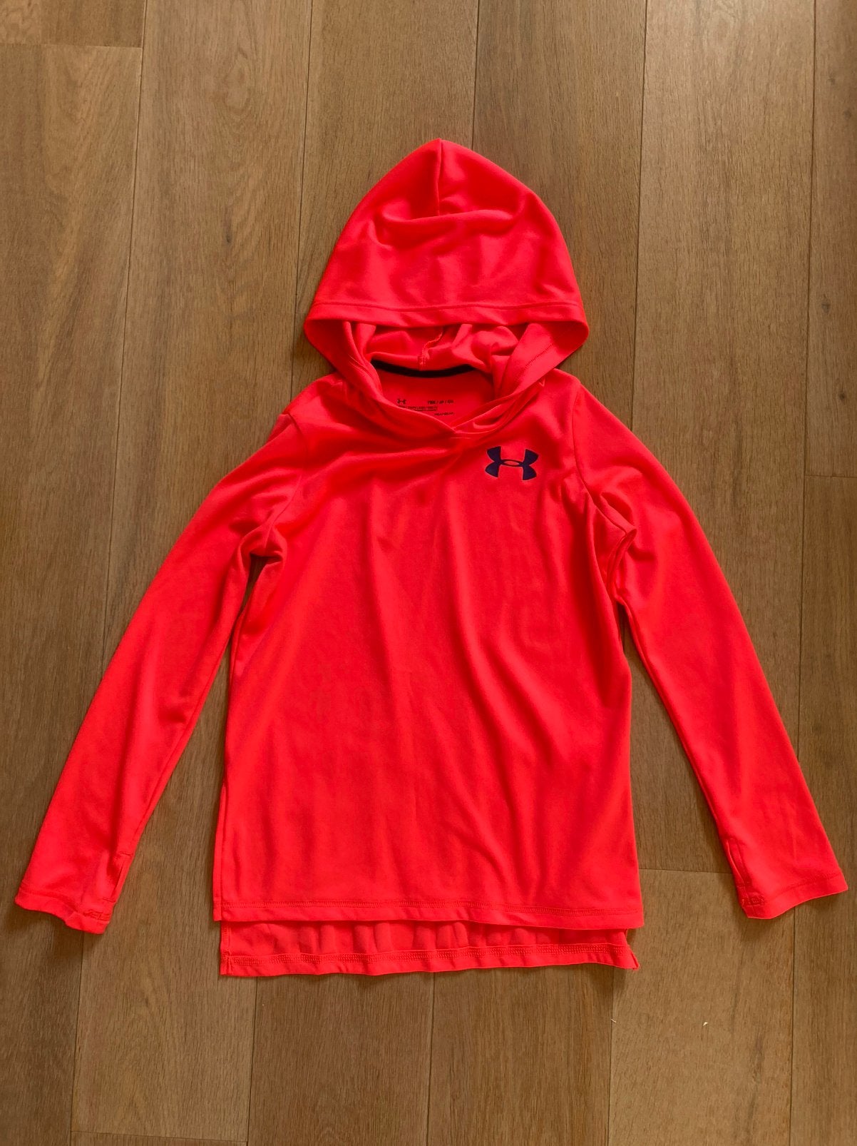 Under Armour Hoodie - Maat YSM maat 122, Kinderen en Baby's, Meisje, Sport- of Zwemkleding, Ophalen of Verzenden, Zo goed als nieuw