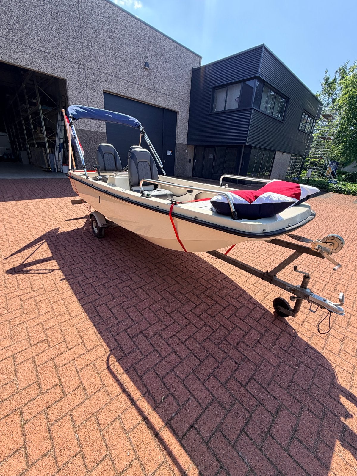Boot met nieuwe Suzuki buitenboordmotor en stuurinrichting, Overige merken, 4 m, Buitenboordmotor, 10 pk