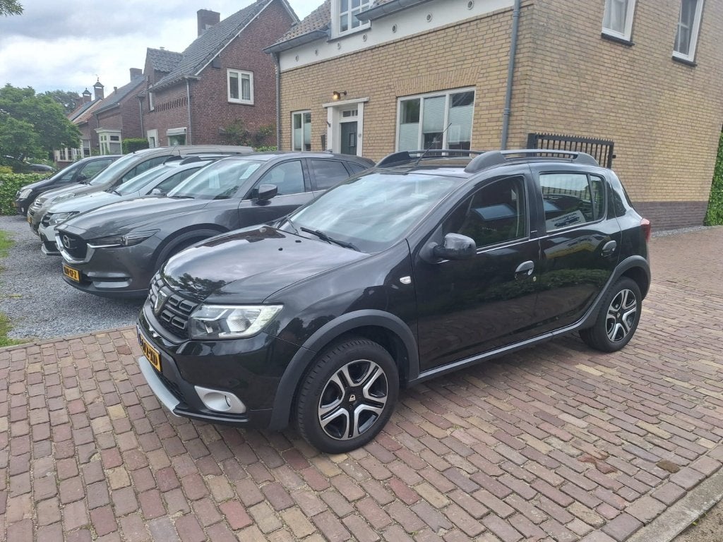 Dacia Sandero 0.9 TCe Tech Road (bj 2020), Voorwielaandrijving, 898 cc, Euro 6, Zwart