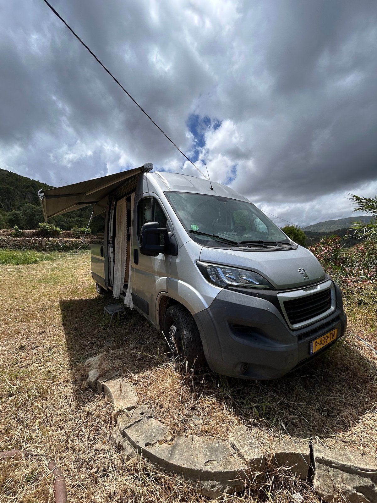 Off-grid camper met nieuwe luifel en multimediakit, Overige merken, Buscamper of Camperbus, Particulier, Navigatie