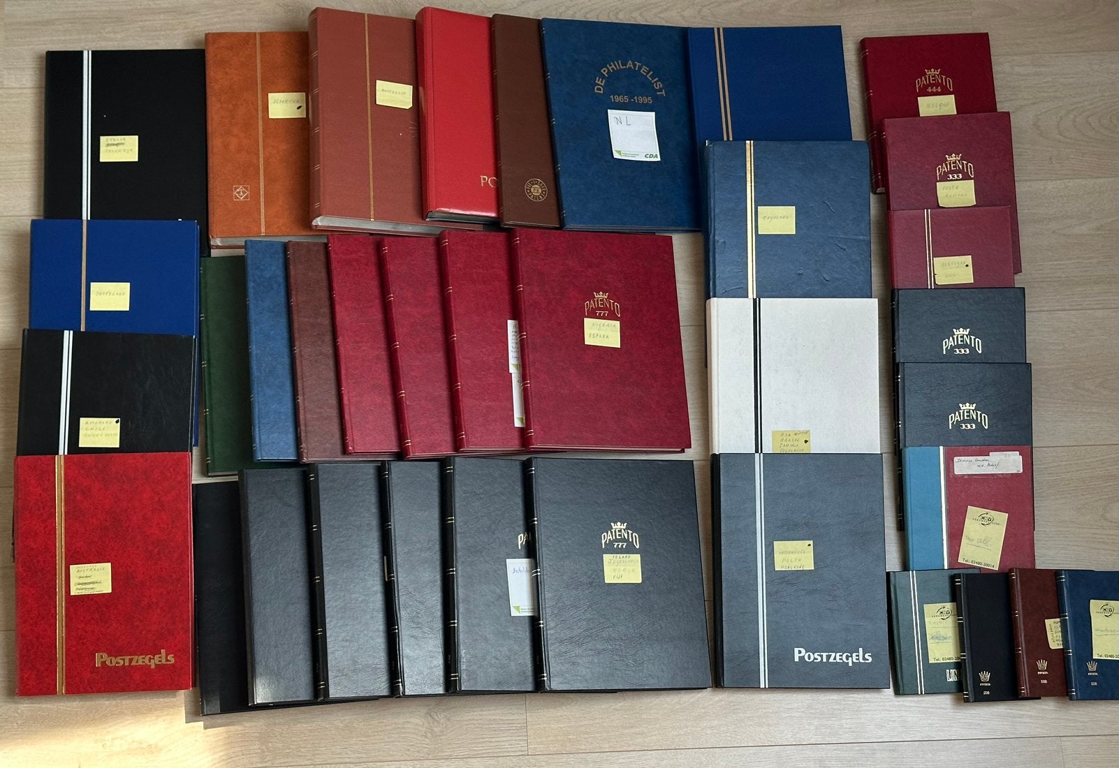 44 albums met (wereld) postzegels, Losse zegels ongesorteerd, Ophalen, Nederland en Buitenland