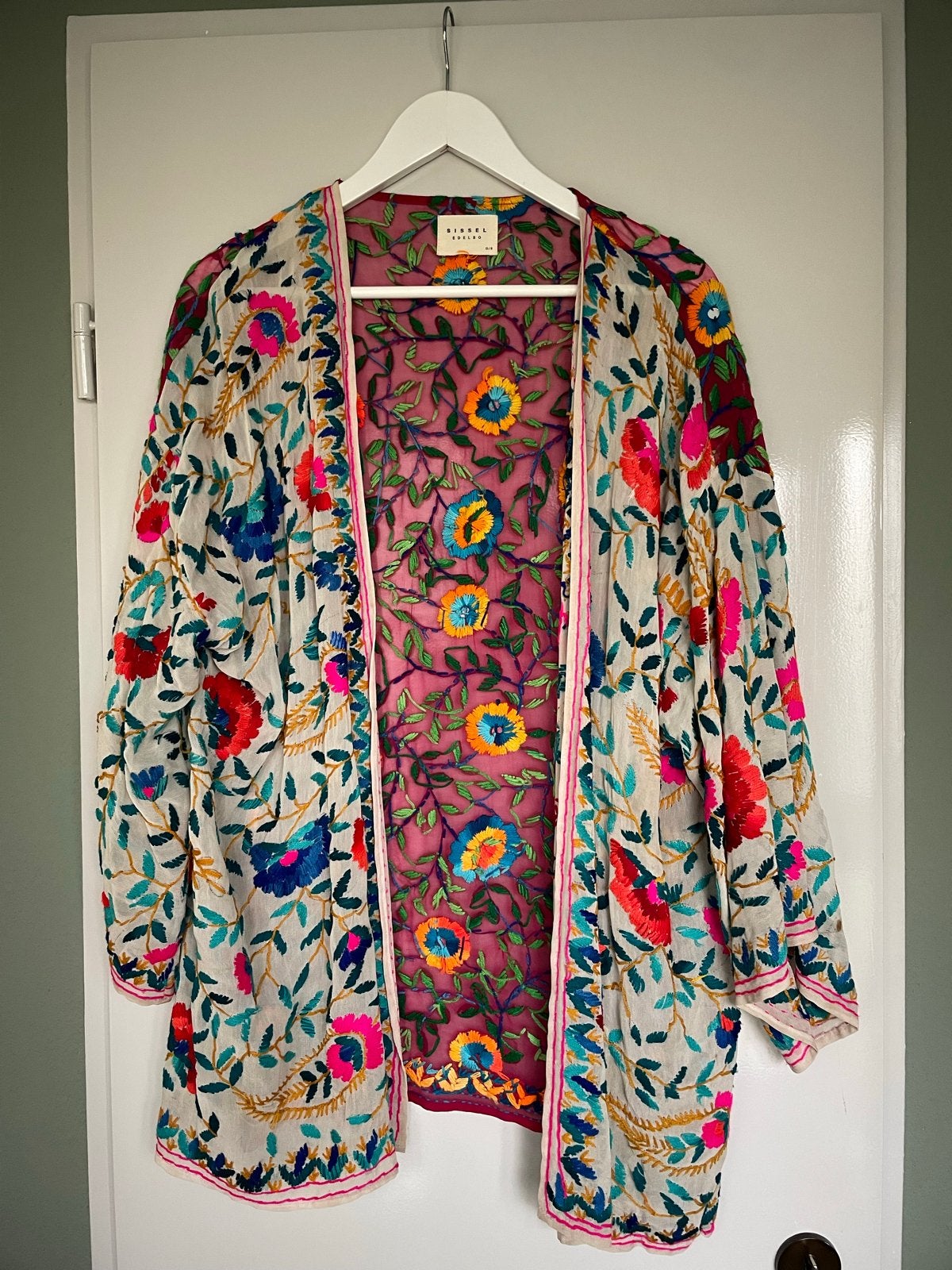 Sissel Edelbo kimono - Vintage Zijden Sjaals met Suzani Bord, Kleding | Dames, Ophalen of Verzenden, Zo goed als nieuw, Maat 38/40 (M)