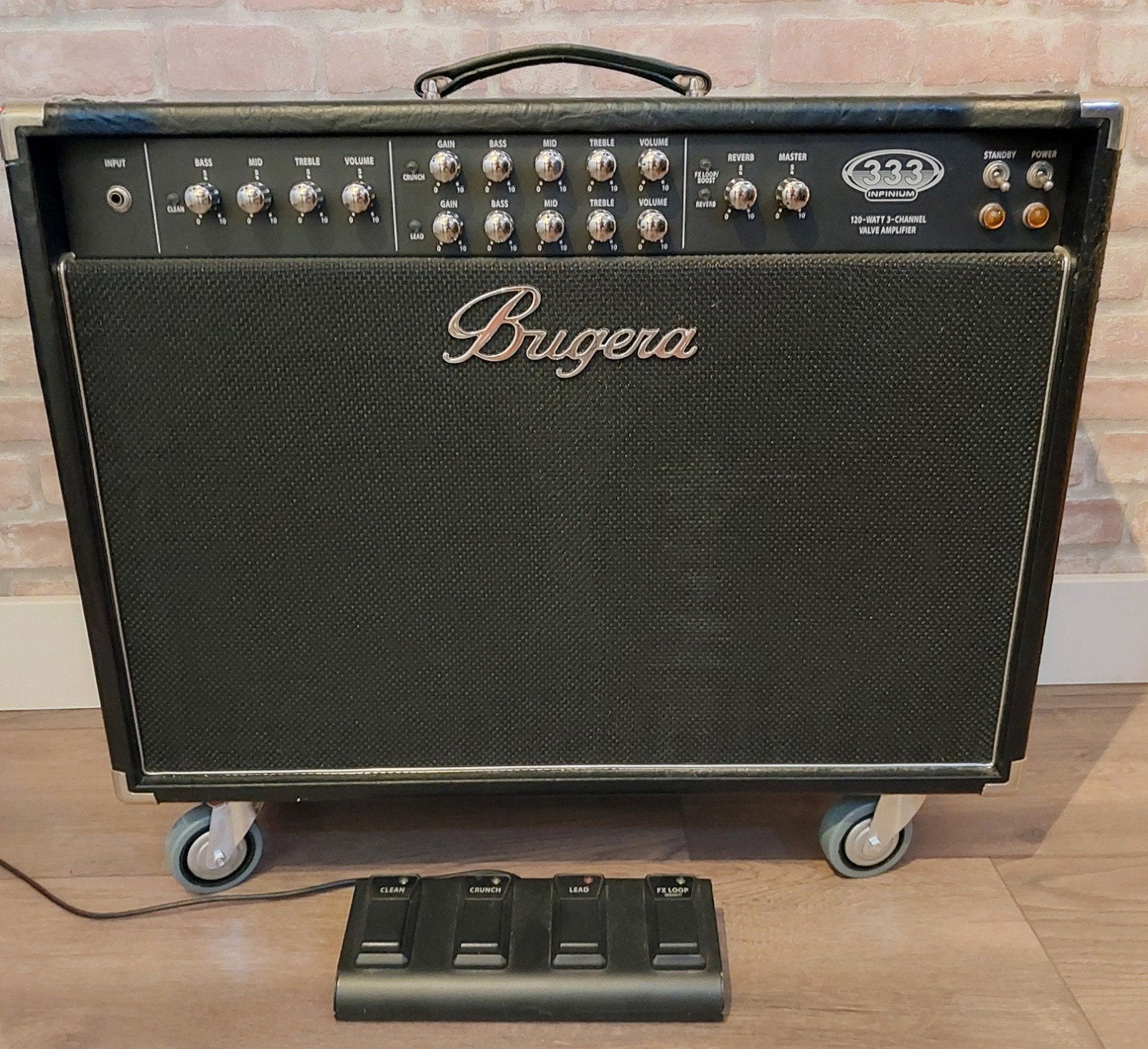 Bugera 333 Infinium 120W 3-kanaals versterker + footsw, Ophalen, Gebruikt