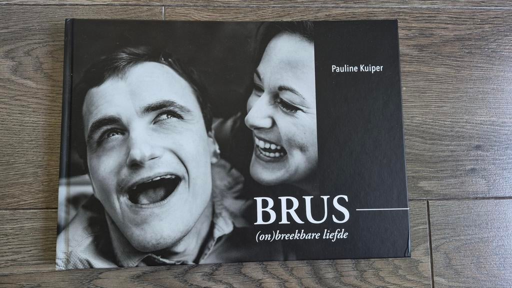 BRUS: (on)breekbare liefde - Pauline Kuiper, Boeken, Romans, Zo goed als nieuw, Nederland, Ophalen of Verzenden