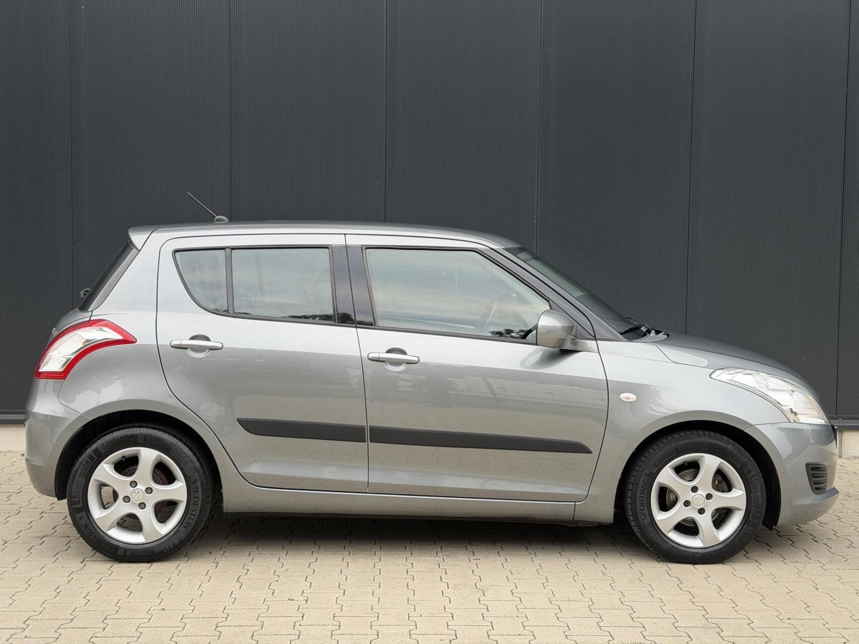 Suzuki Swift 1.2 Comfort Uniek Nederlandse auto PDC Stoel VW, Auto's, Stof, 4 cilinders, Swift, Origineel Nederlands
