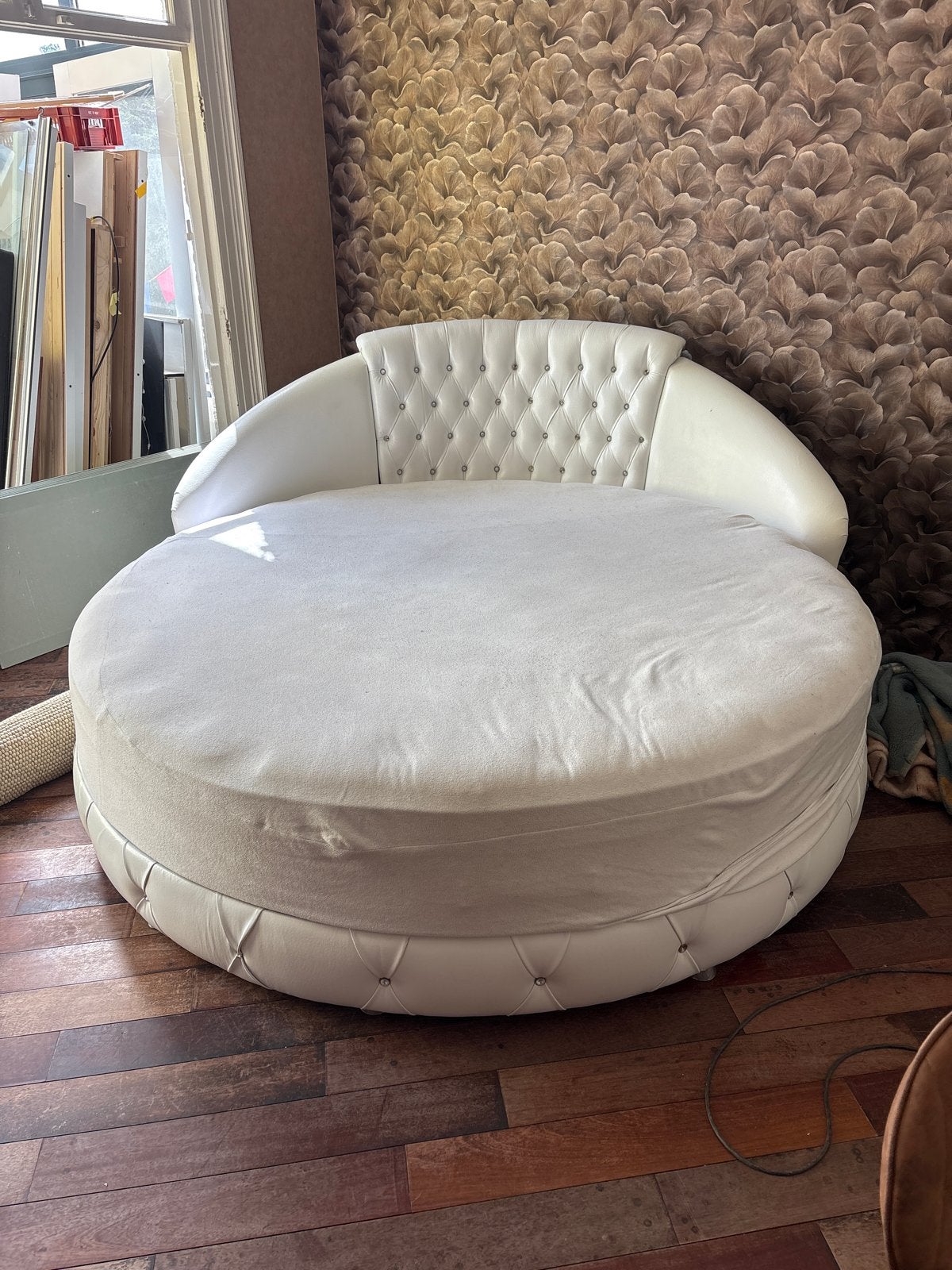 Rond bed 220 cm doorsnee - Luxe en comfortabel, Huis en Inrichting, Slaapkamer | Bedden, Ophalen, Gebruikt, Wit, Tweepersoons