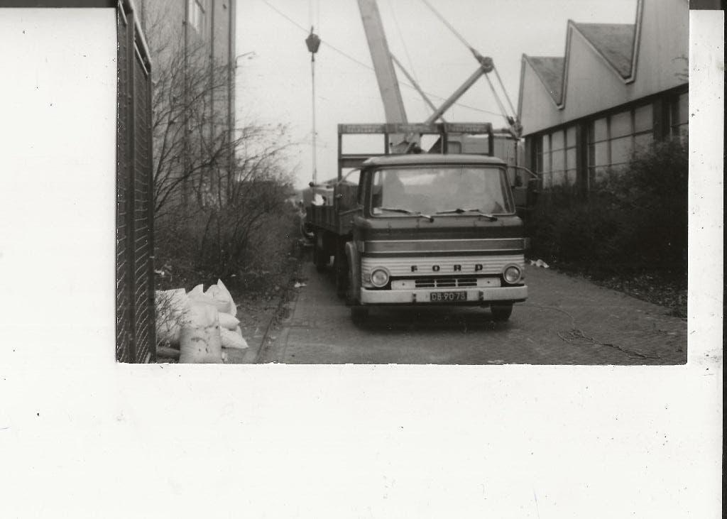 De Lier Onbekend Ford met een kraan, Ophalen of Verzenden, 1960 tot 1980, Ongelopen, Zuid-Holland