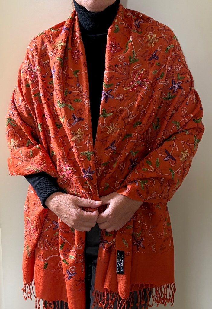 Geborduurde sjaal, Kleding | Dames, Ophalen of Verzenden, Nieuw, Maat 42/44 (L), Sjaal