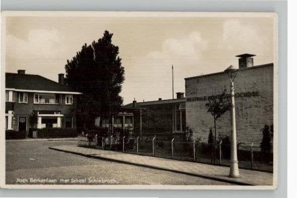 Schiebroek Hoek Berkenlaan met school st 1938 SPARO, Verzenden, 1920 tot 1940, Gelopen, Zuid-Holland