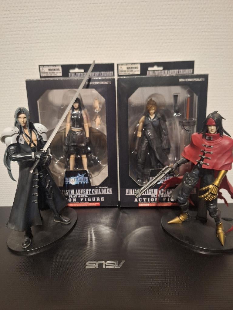 Final Fantasy 7 Play Arts action figure, Verzamelen, Ophalen of Verzenden, Zo goed als nieuw