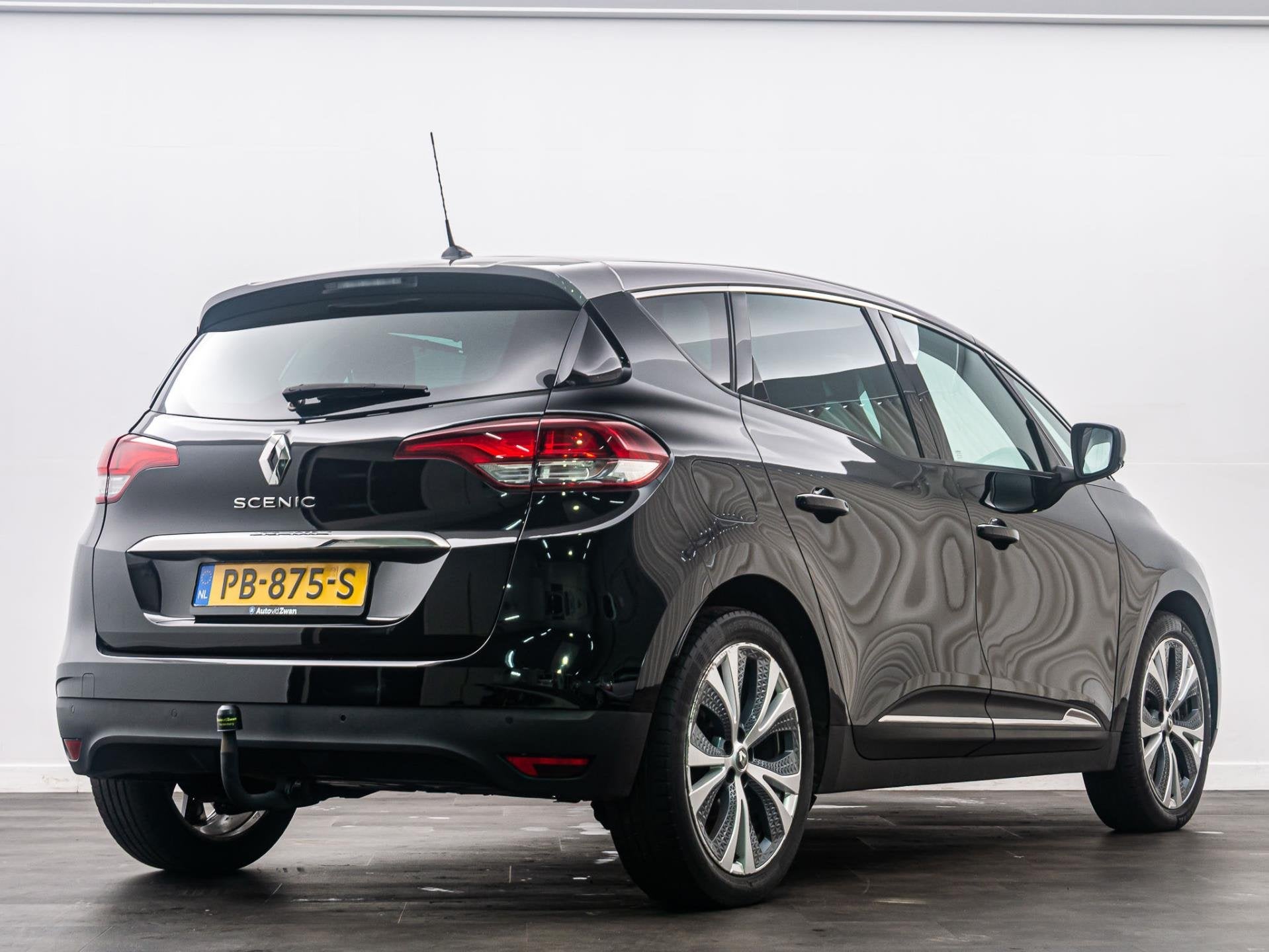 Renault Scénic 1.2 TCe Intens Camera/Half-leder/Trekhaak, Auto's, Renault, Gebruikt, 4 cilinders, 1850 kg, Zwart