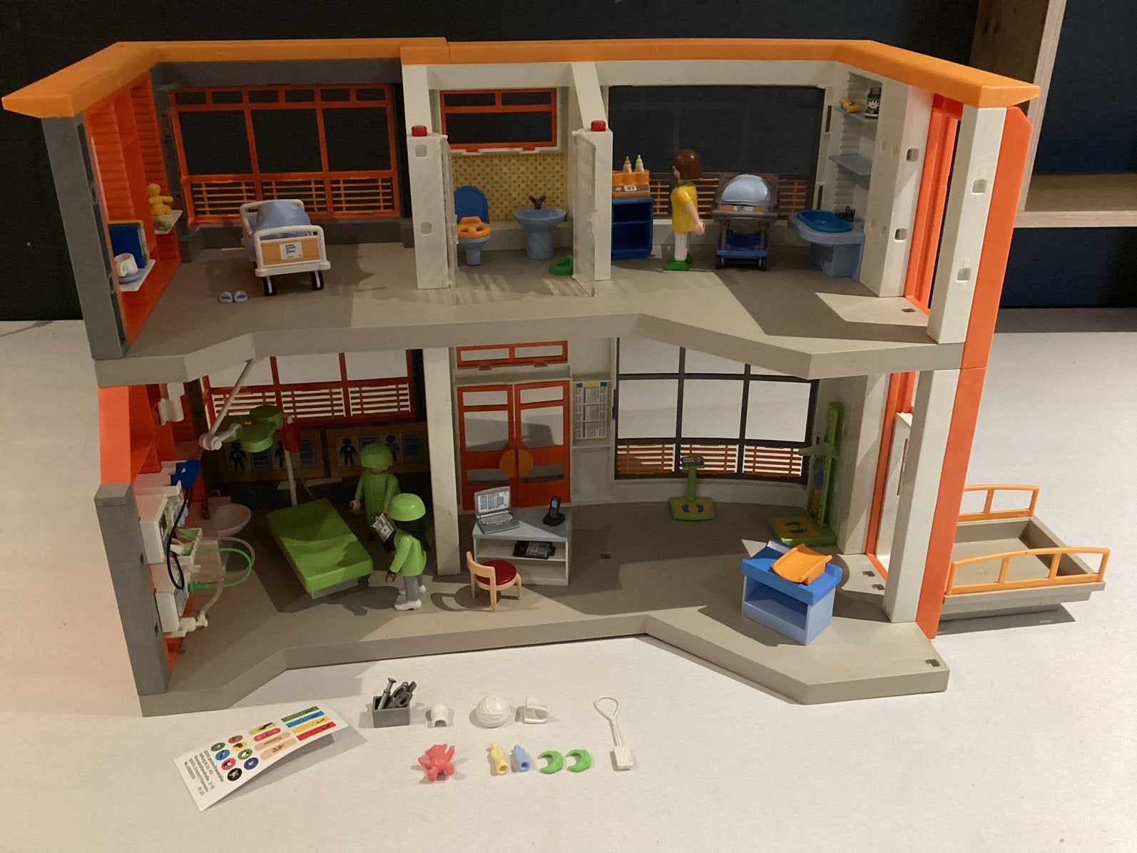 Playmobil kinderziekenhuis, keurige set compleet, Ophalen, Gebouw, Complete set, Zo goed als nieuw