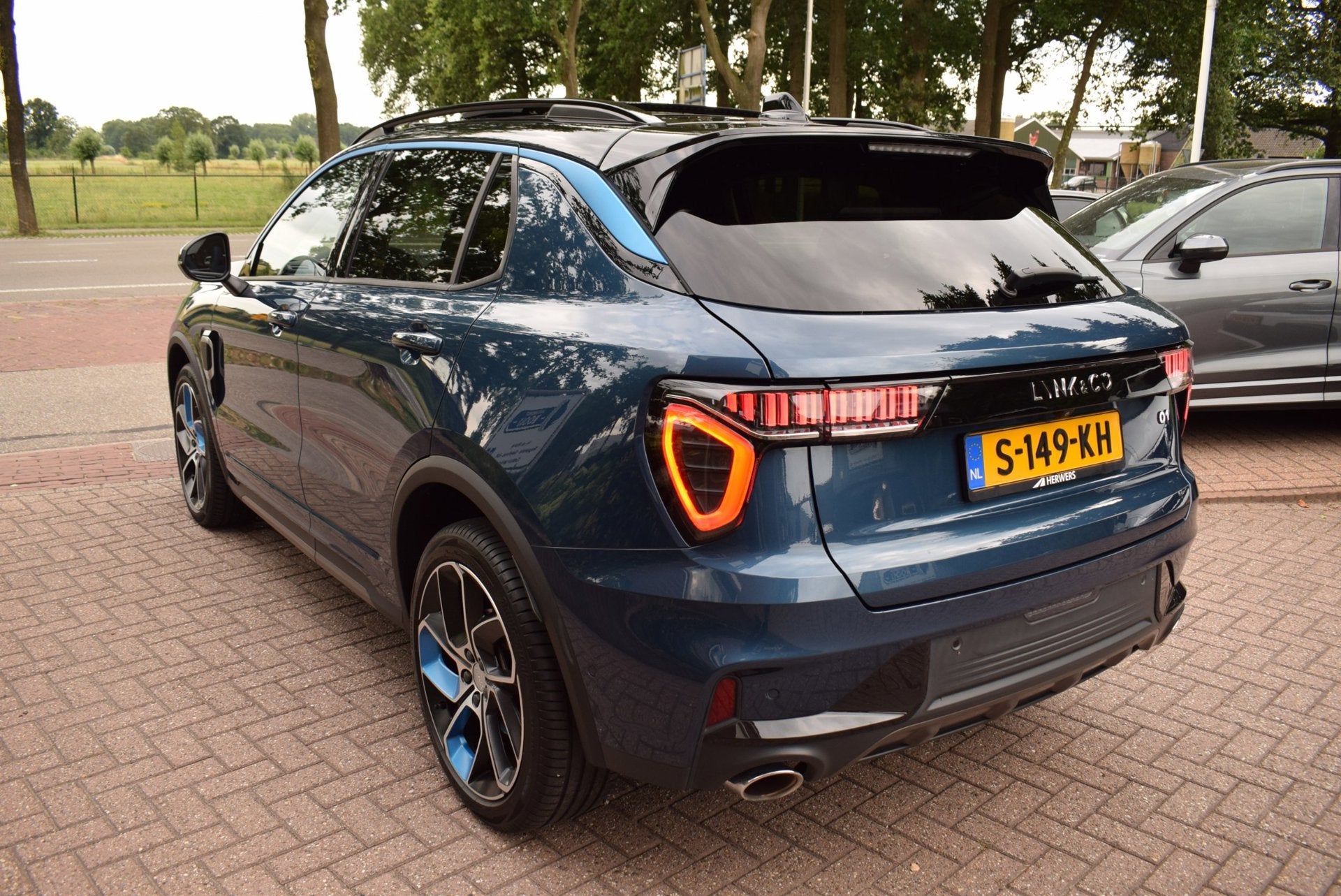 Lynk & Co 01