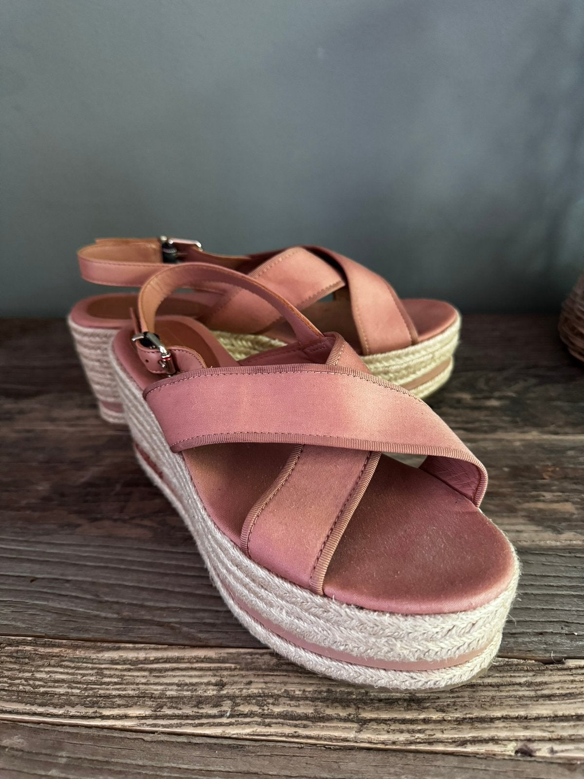 Nieuwe Tommy Hilfiger wedges maat 40, Bruin, Nieuw, Tommy Hilfiger, Sandalen of Muiltjes