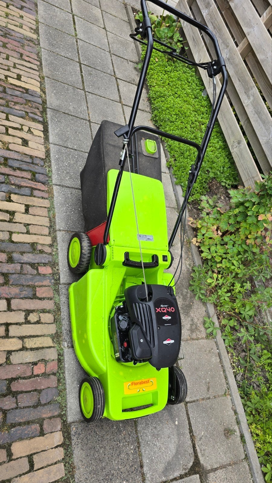 Zelfrijdende Benzine Grasmaaier met Opvangbak, Tuin en Terras, Grasmaaiers, Ophalen, Cirkelmaaier, Gebruikt, Florabest