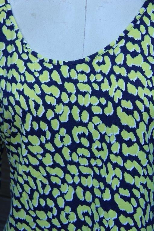 Tuniek donkerblauw/ geel Juffrouw Janssen mt Xl Vaste prijs, Geel, Maat 46/48 (XL) of groter, Ophalen of Verzenden, Zo goed als nieuw