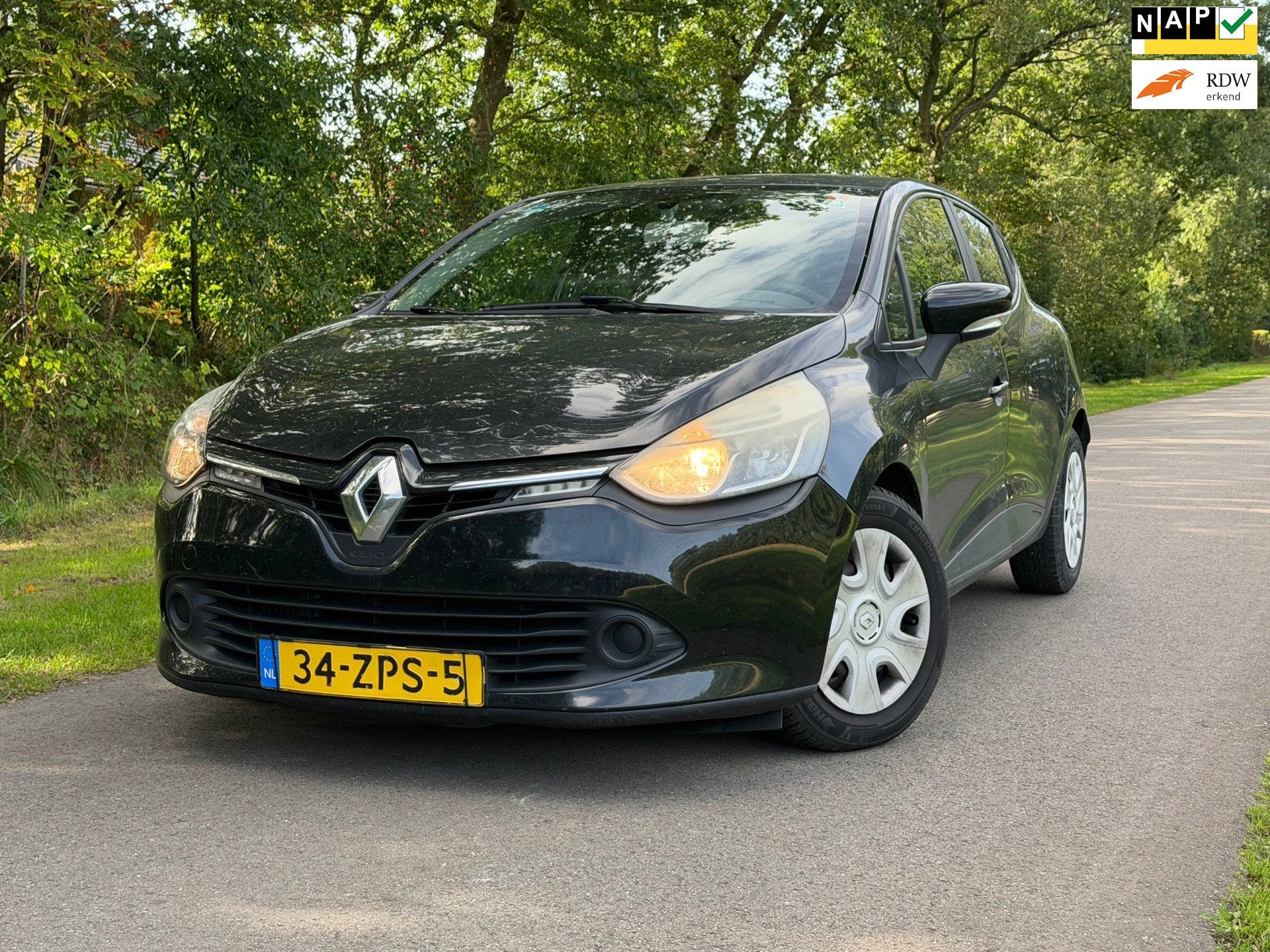 Renault Clio 1.5 dCi ECO Expression | Cruise control + Navi, Auto's, Voorwielaandrijving, Gebruikt, 4 cilinders, Start-stop-systeem