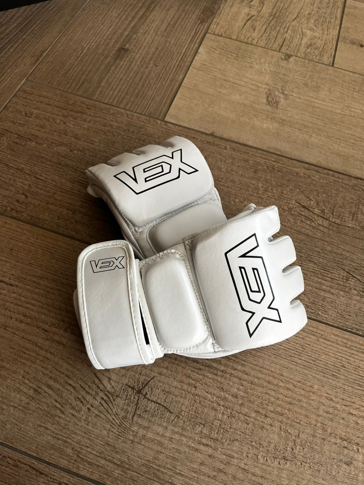 VXX MMA handschoenen 4 OZ NIEUW!!, Ophalen of Verzenden, Nieuw, Bokshandschoenen