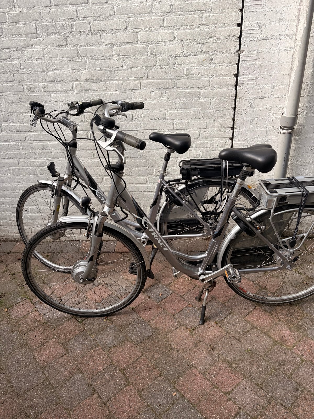 2 gebruikte elektrische fietsen - 1 met nieuwe motor, Ophalen, Gebruikt, Overige merken