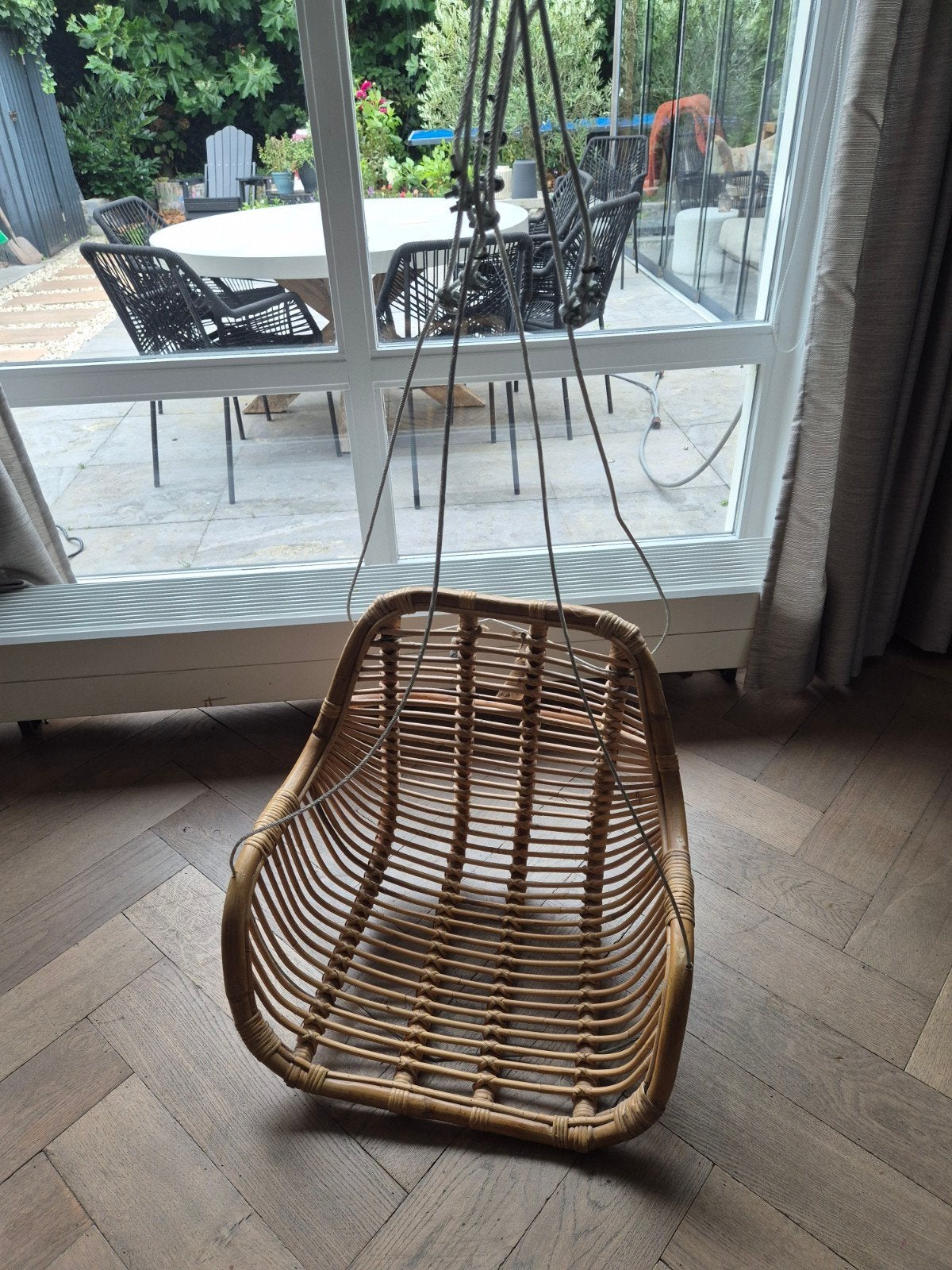Rotan hangstoel - Comfortabel en stijlvol, Ophalen, Gebruikt, Bruin, Riet of Rotan