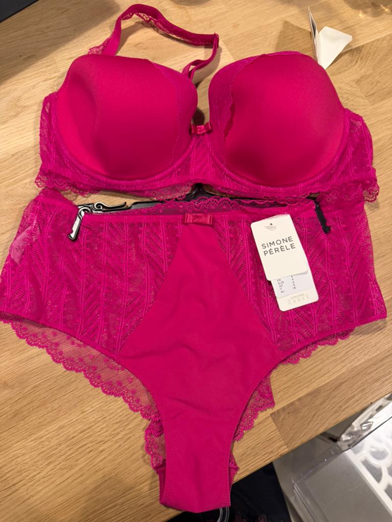 Simone Perele bh 85D slip 42 NIEUW!! Bh nu €55, Ophalen of Verzenden, BH