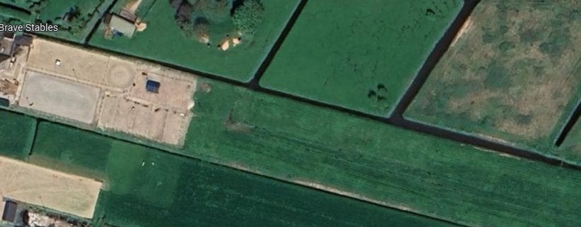 Weidegang - Vakantie stalling, Weidegang, 2 of 3 paarden of pony's