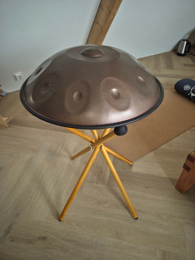 Handpan Volta D Kurd 10 met standaard, tas en accessoires, Muziek en Instrumenten, Ophalen, Zo goed als nieuw, Melodische percussie