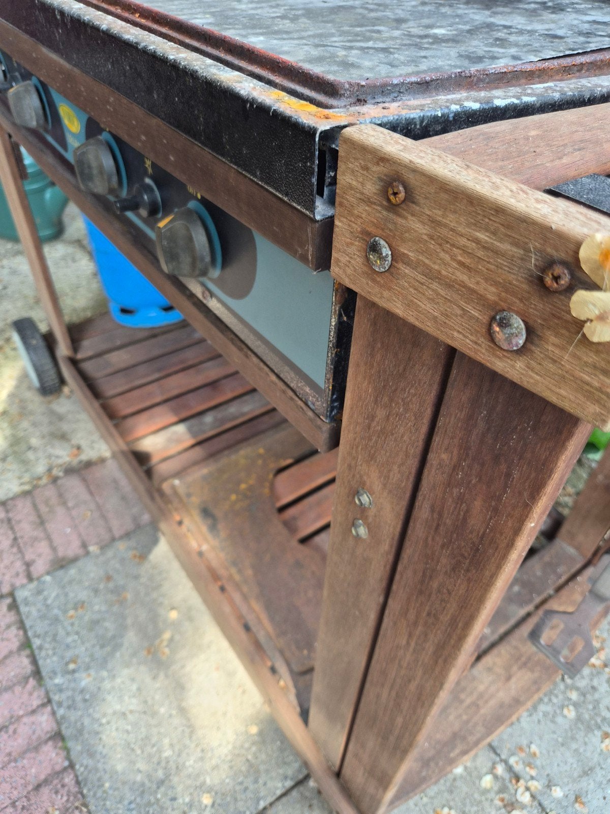 BBQ met wokbrander en houten onderstel, Ophalen of Verzenden, Gebruikt, Onbekend